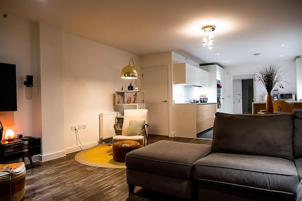 Exquisite Cozy House, Close To Train Station And Amenities Harold Wood Eksteriør billede
